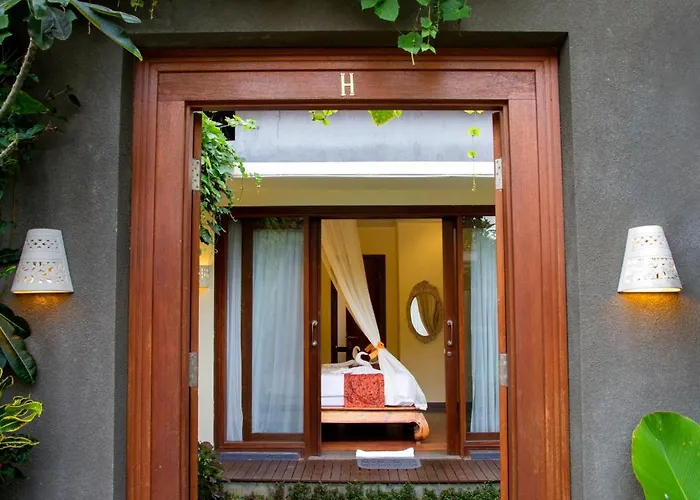 Ladera Villa